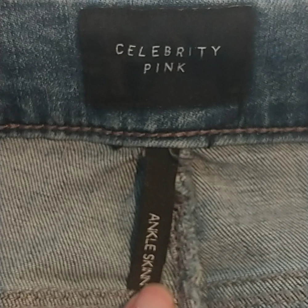 Forever 21 Celebrity Pink Skinny Distressed Raw Hem Ankle Jeans sz plus 22 - Picture 14 of 15